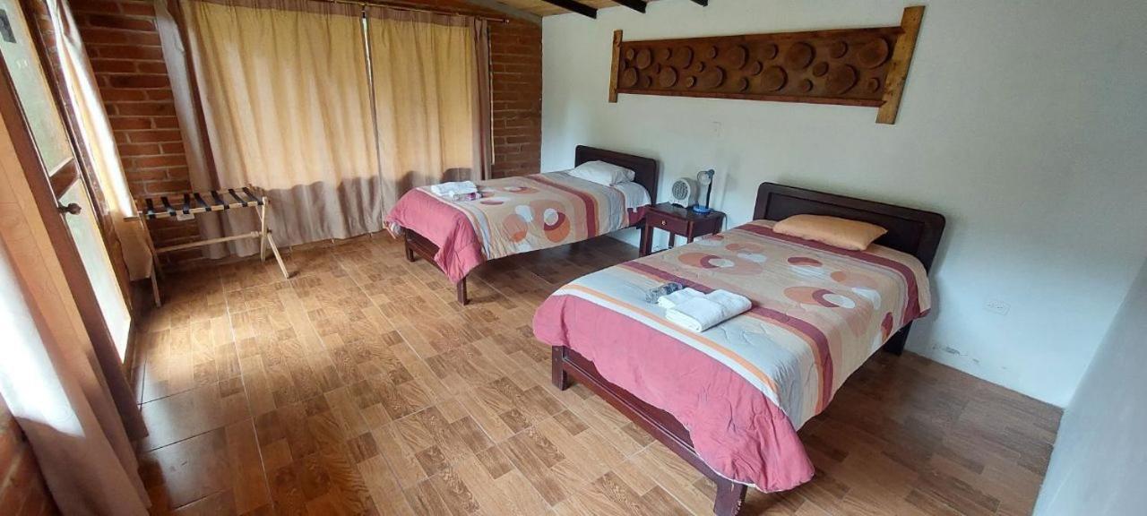 Mindo Loma Bird Lodge Ngoại thất bức ảnh